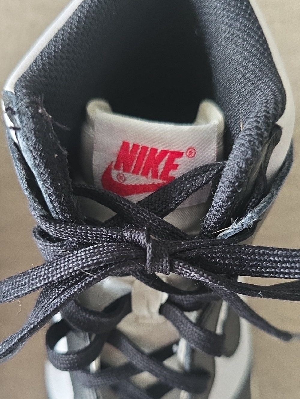 Nike Black & White High-Top Sneakers 8.5 - Picture 2 of 10